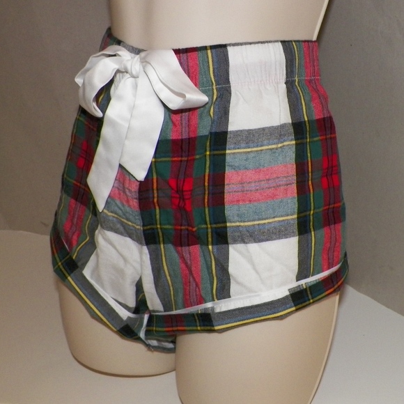 Victoria's Secret Short - Picture 2 of 4